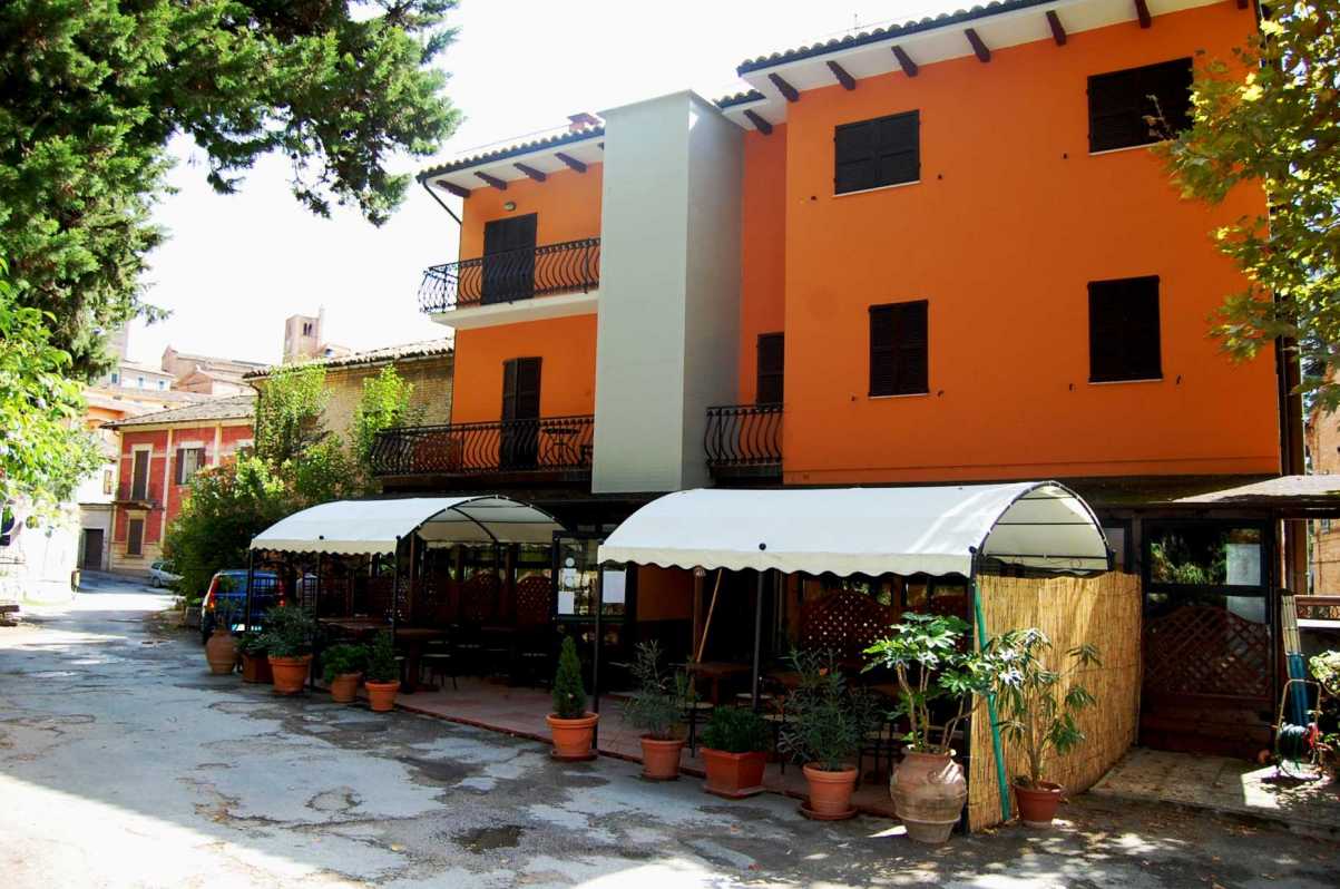 Hotel in vendita a Sarnano