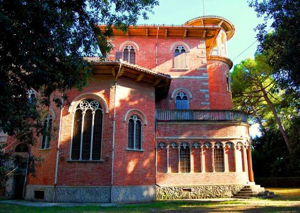 Villa liberty for sale in Porto Recanati