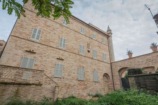 Palazzo Vitali in vendita a Petritoli