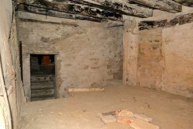 Apartment and shop in the historic center of Sarnano