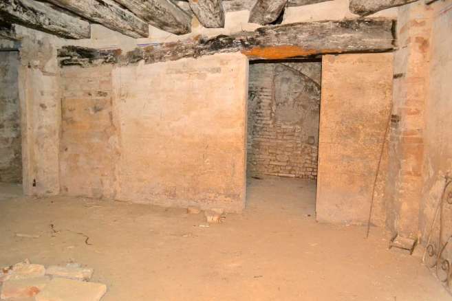 Apartment and shop in the historic center of Sarnano