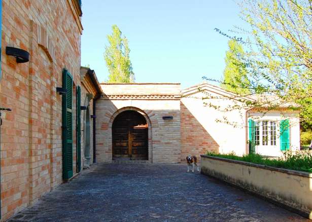 Magnific Villa in the countryside of Macerata