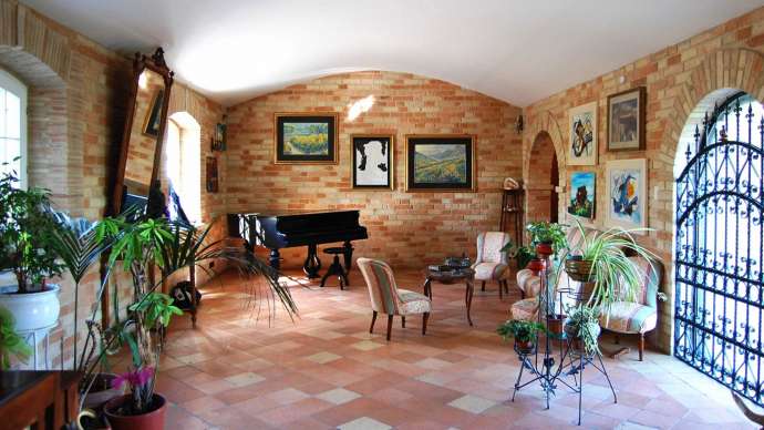 Magnific Villa in the countryside of Macerata