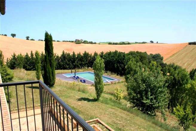 Magnific Villa in the countryside of Macerata