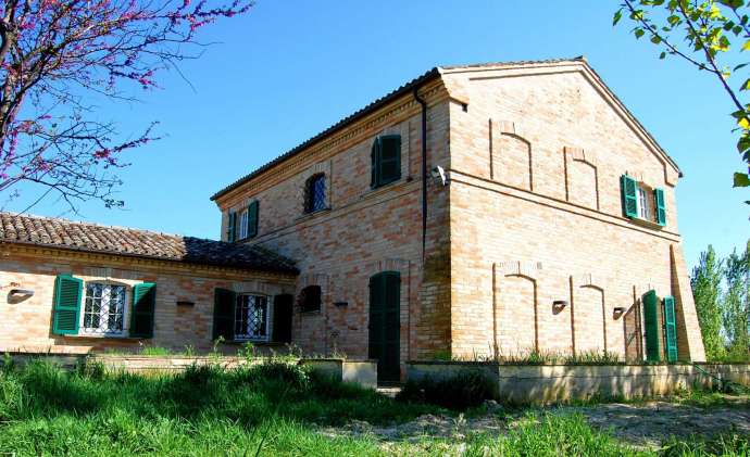 Magnific Villa in the countryside of Macerata