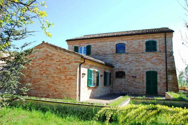 Magnific Villa in the countryside of Macerata