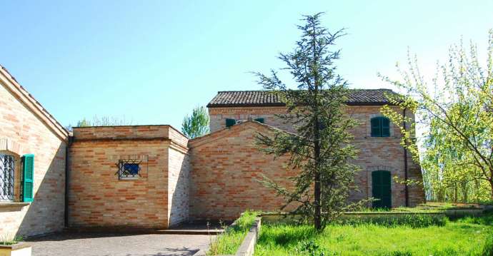 Magnific Villa in the countryside of Macerata