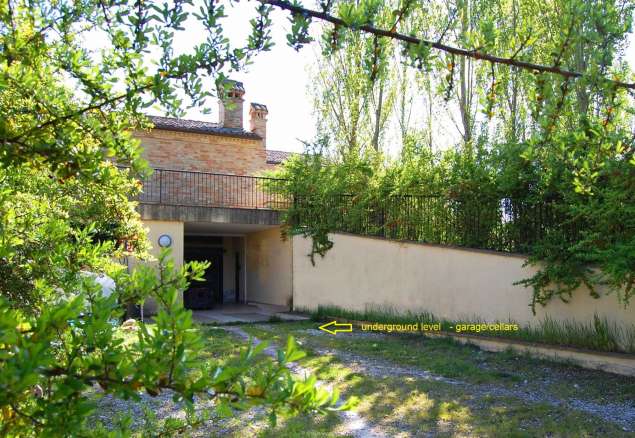 Magnific Villa in the countryside of Macerata