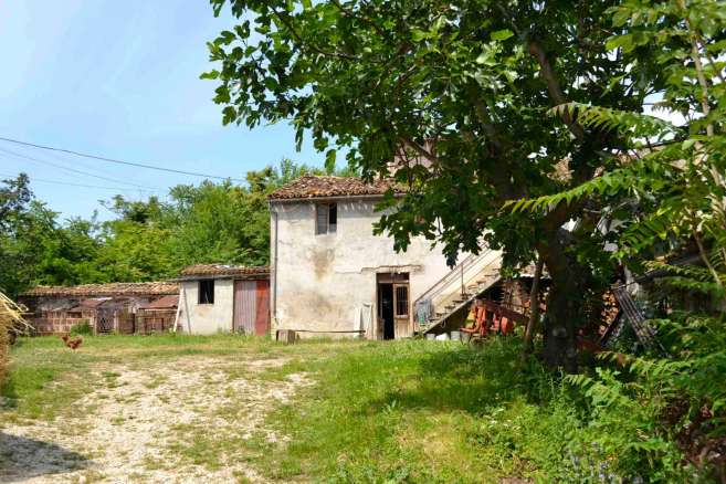Farmhouse to rebuild for sale just outside the historic center of Colmurano, Macerata, Le Marche