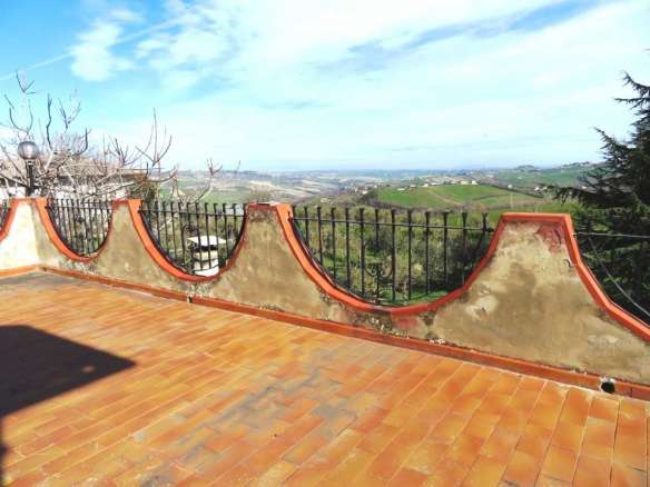 Brick built house with exclusive garden and olive grove for sale in the countryside of Falerone, Fermo province, Marche