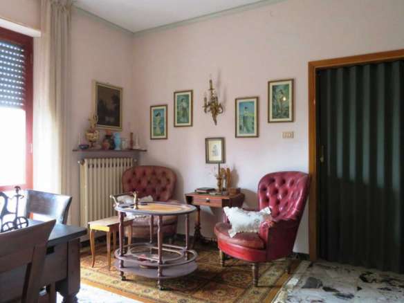 Appartamento, dependance, garage e cantina in vendita in palazzina a Loro Piceno, Borgo San Lorenzo
