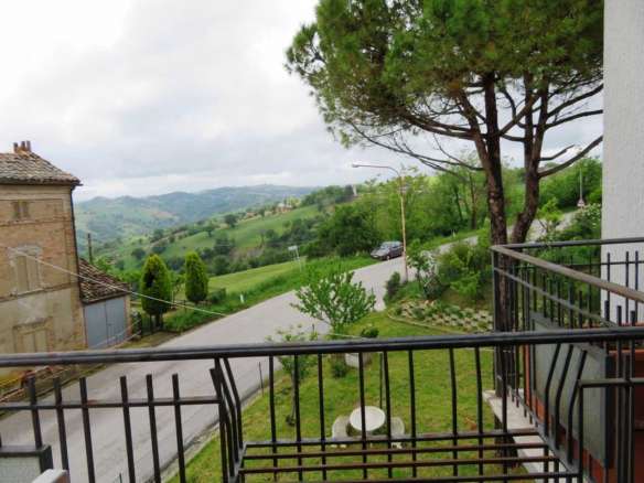 Appartamento, dependance, garage e cantina in vendita in palazzina a Loro Piceno, Borgo San Lorenzo