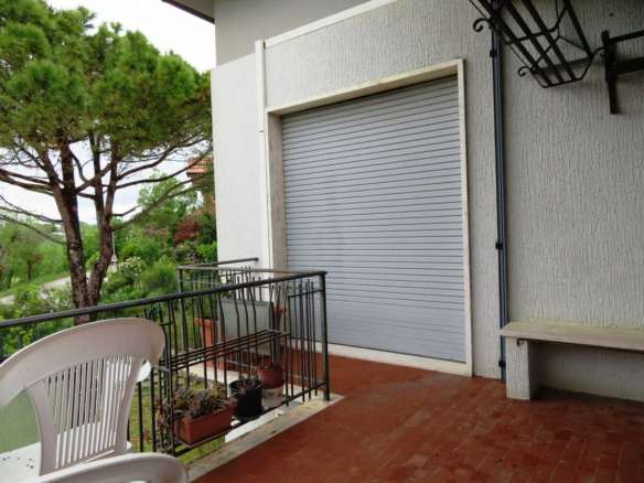 Appartamento, dependance, garage e cantina in vendita in palazzina a Loro Piceno, Borgo San Lorenzo