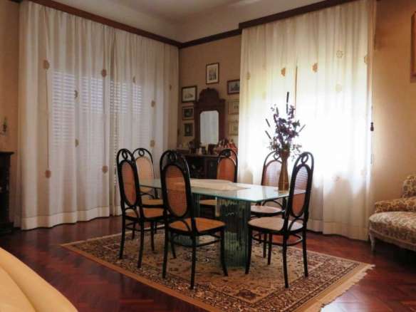 Appartamento, dependance, garage e cantina in vendita in palazzina a Loro Piceno, Borgo San Lorenzo