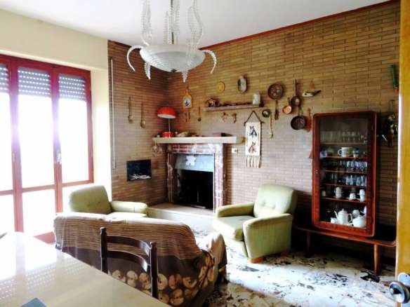Appartamento, dependance, garage e cantina in vendita in palazzina a Loro Piceno, Borgo San Lorenzo