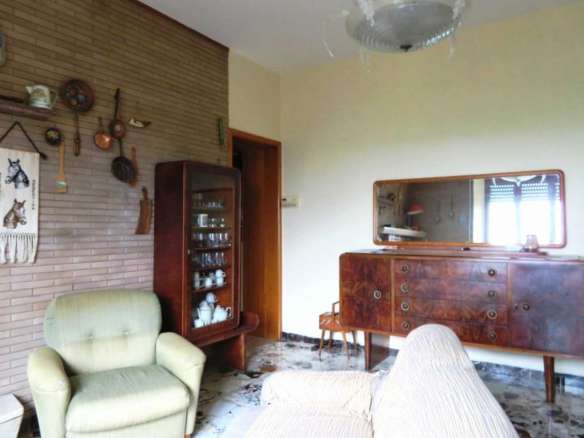 Appartamento, dependance, garage e cantina in vendita in palazzina a Loro Piceno, Borgo San Lorenzo