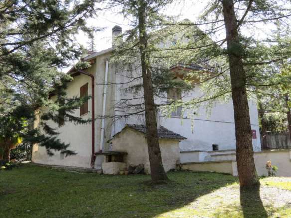 Villino Singolo Sarnano Brilli