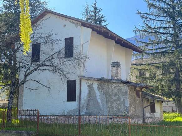 Villino – Località Sant’Eusebio – Sarnano