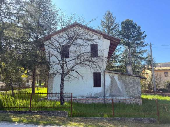 Villino – Località Sant’Eusebio – Sarnano