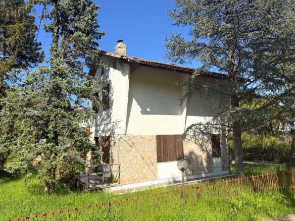 Villino – Località Sant’Eusebio – Sarnano