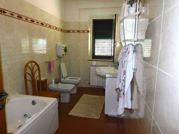 Villa for sale with big garden