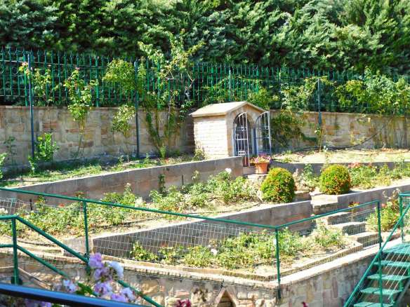 Villa for sale with big garden