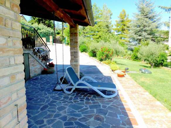 Villa for sale with big garden