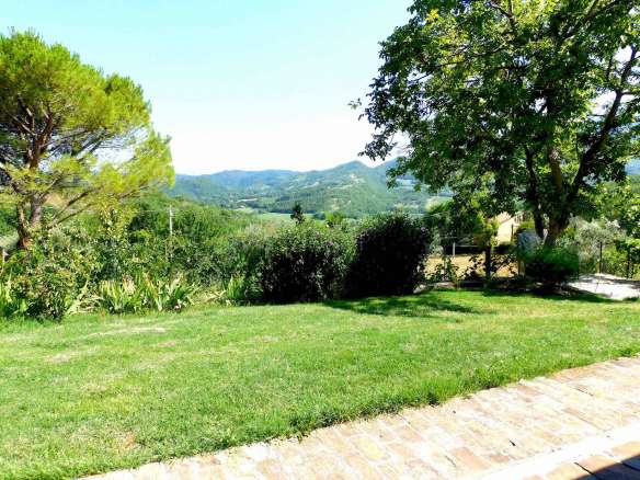 Villa for sale with big garden