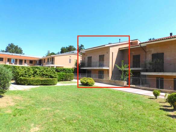 Villetta a schiera presso il complesso residenziale delle Terme di San Giacomo a Sarnano