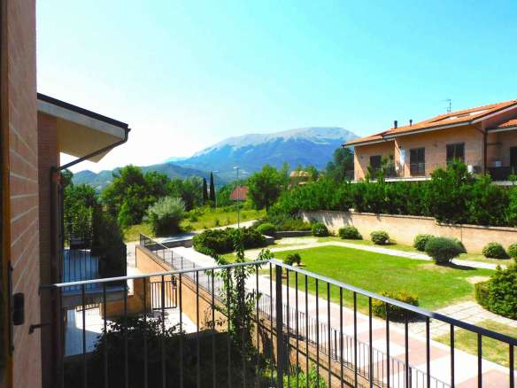 Villetta a schiera presso il complesso residenziale delle Terme di San Giacomo a Sarnano