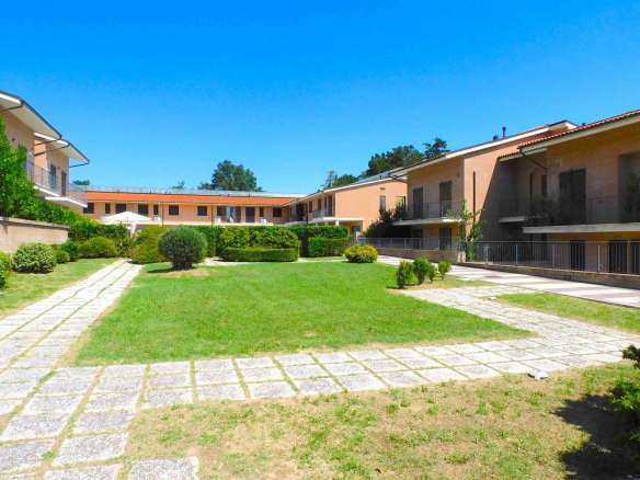 Villetta a schiera presso il complesso residenziale delle Terme di San Giacomo a Sarnano