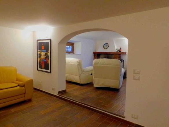 villa in contrada margani a Sarnano in zona tranquilla e panoramica