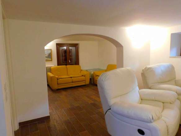 villa in contrada margani a Sarnano in zona tranquilla e panoramica