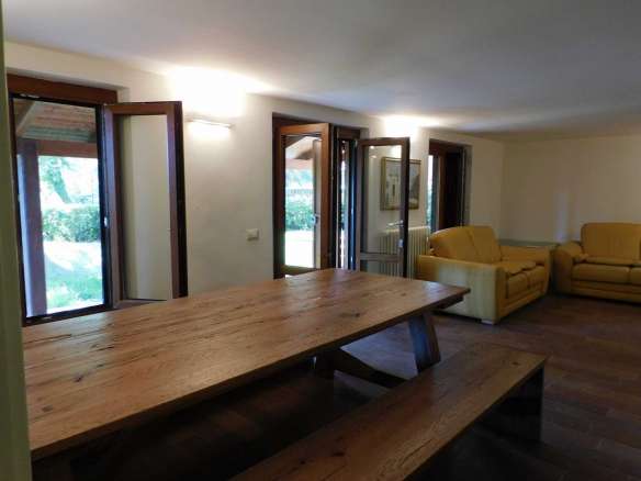 villa in contrada margani a Sarnano in zona tranquilla e panoramica