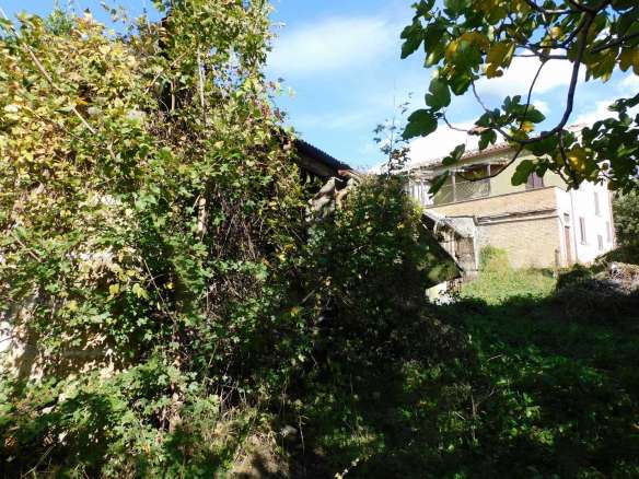 Appartamento con terreno a Sarnano