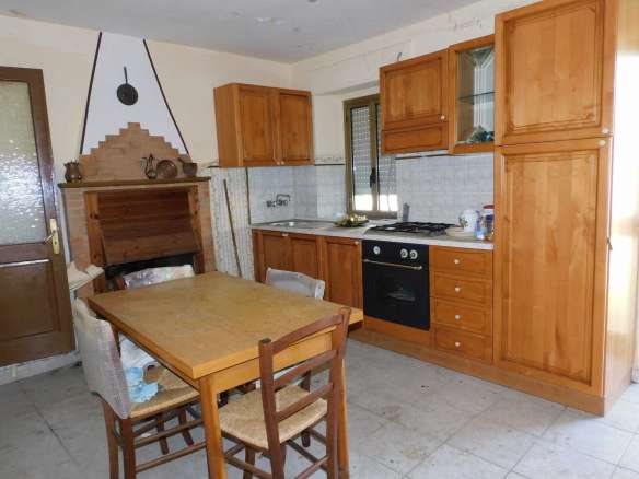 Appartamento con terreno a Sarnano