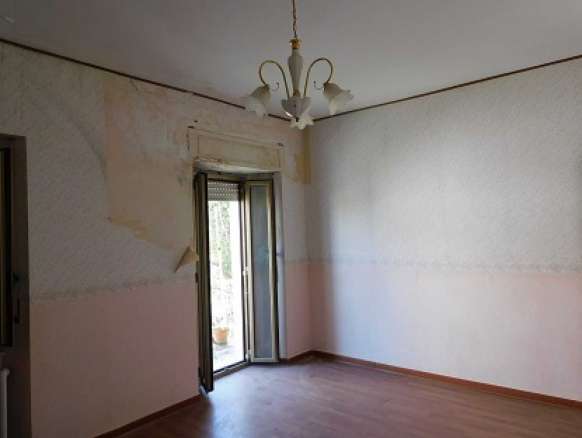 Appartamento con terreno a Sarnano