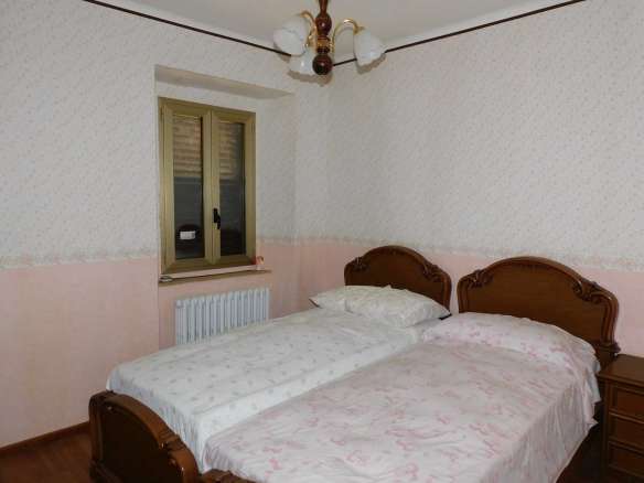 Appartamento con terreno a Sarnano