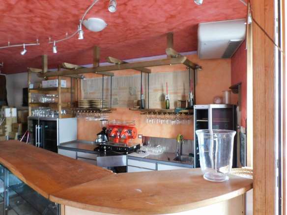 Bar-restaurant-pub in the historic centre