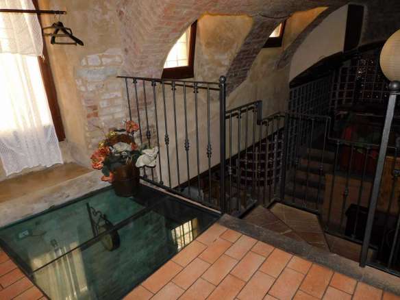Bar-restaurant-pub in the historic centre