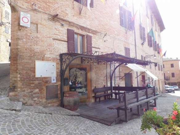 Bar-restaurant-pub in the historic centre
