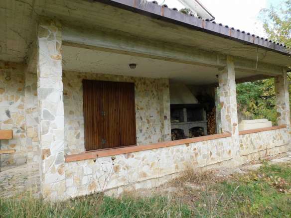 Villa con terreni edificabili 