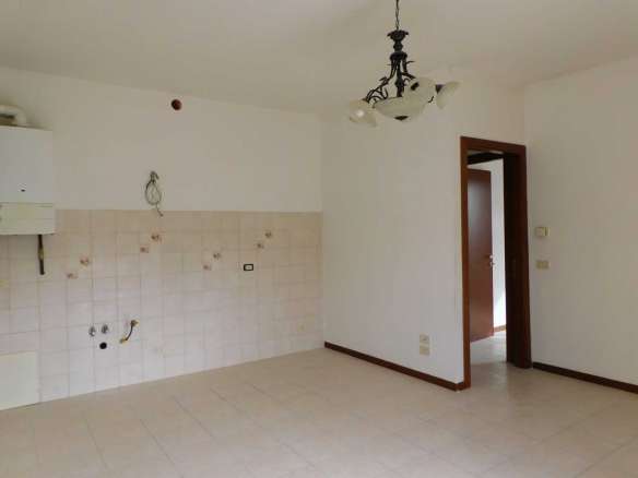 Apartment in Sarnano with views towards the center of the village, the hills and mountains