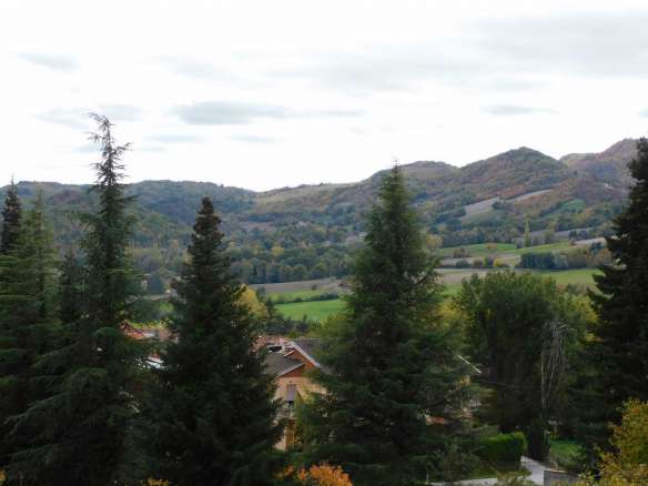 Apartment in Sarnano with views towards the center of the village, the hills and mountains