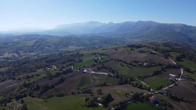 Villa bifamiliare con terreno San Ginesio  (MC)