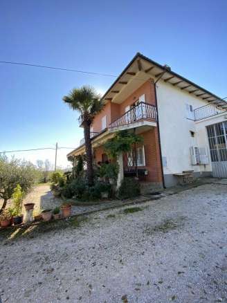 Villa bifamiliare con terreno San Ginesio  (MC)