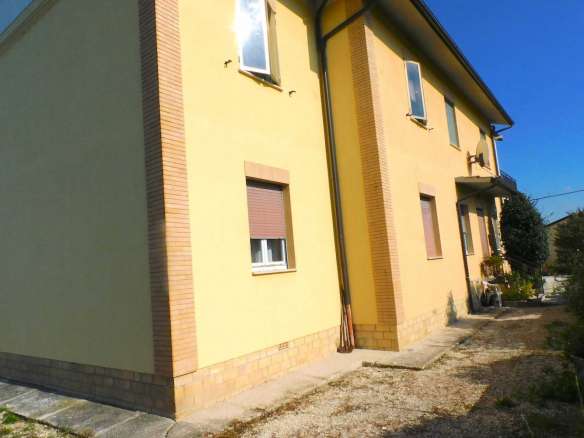 Appartamento con corte e garage a due passi dal centro cittadino