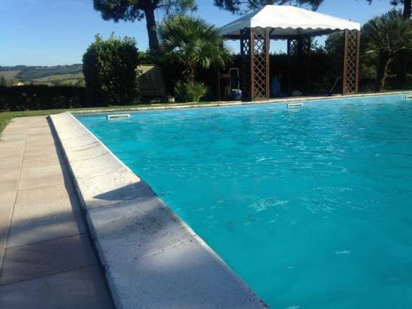 Villa with swimming pool Montecassiano (MC)