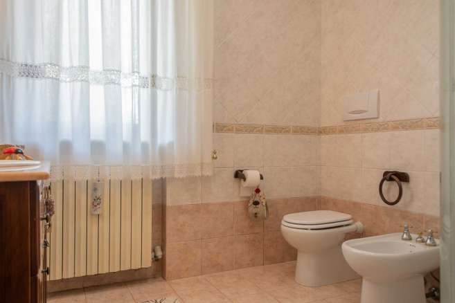 Villa with swimming pool Montecassiano (MC)