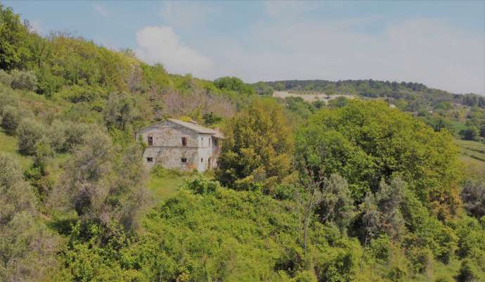 Farmhouse and land Conero 